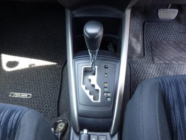 Toyota Fielder Wagon 2010 - Image 5