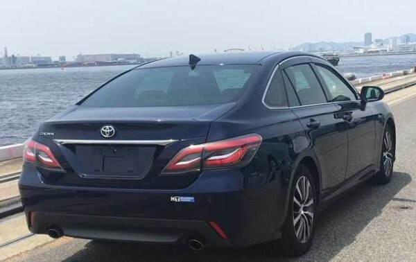Toyota Crown 2019 S C PKG - Image 6