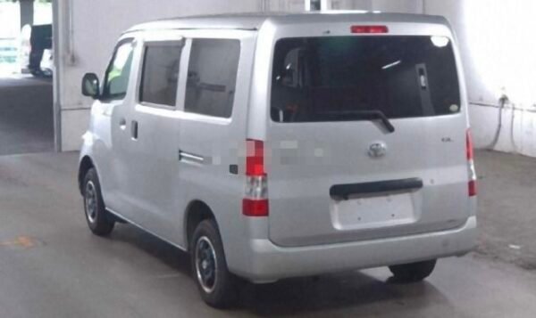 Hiace 2012 - Image 2
