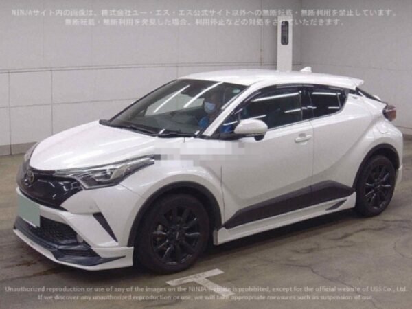 2017 Toyota CHR- White - Image 6