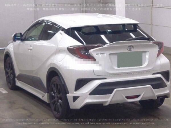 2017 Toyota CHR- White - Image 5