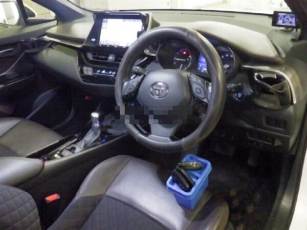 2017 Toyota CHR- White - Image 2